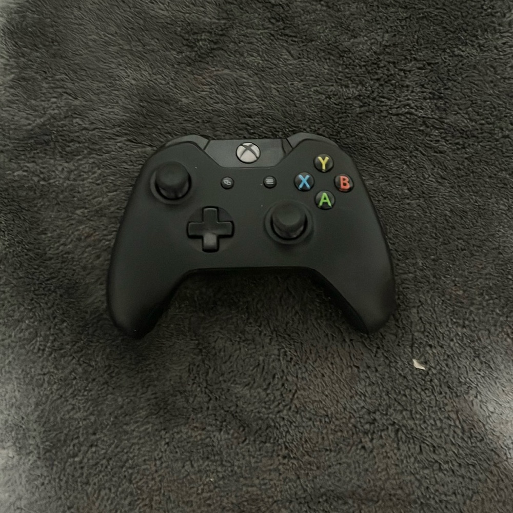 Black Xbox controller [No stick drift]